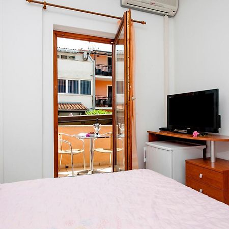 Vila Dolores Rovigno Esterno foto