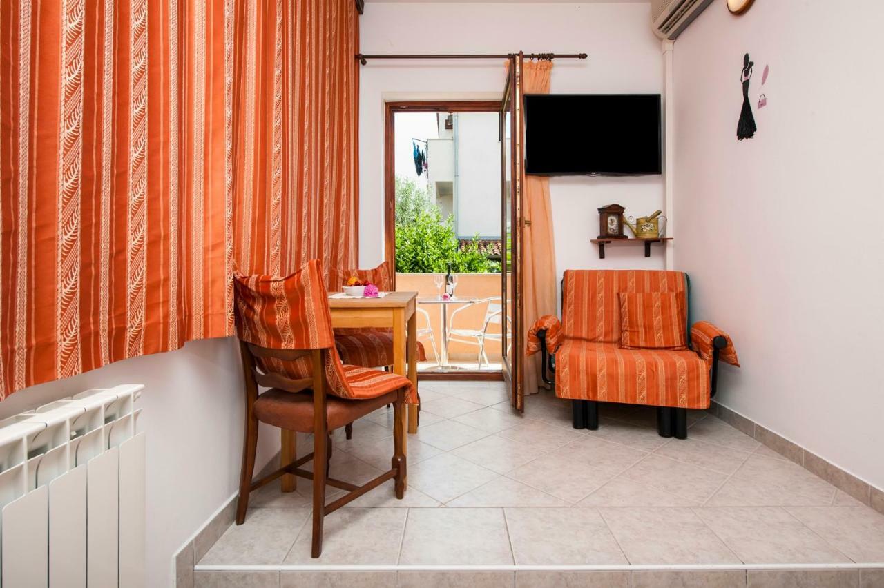 Vila Dolores Rovigno Esterno foto